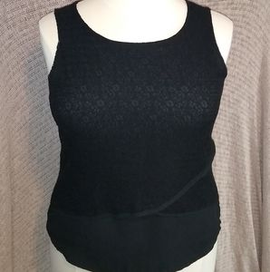 T04- No Sleeve blouse with crochet overlay